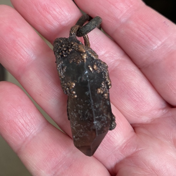 🖤DARK SMOKY🖤electroformed beauty! 1.5” long. Almost black smoky. GORGEOUS 🖤🔥 - Picture 15 of 16